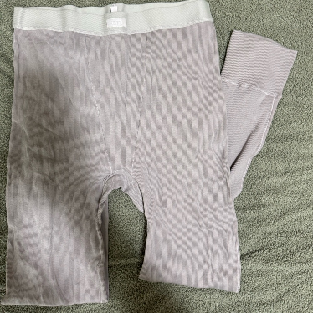 Skims leggings
